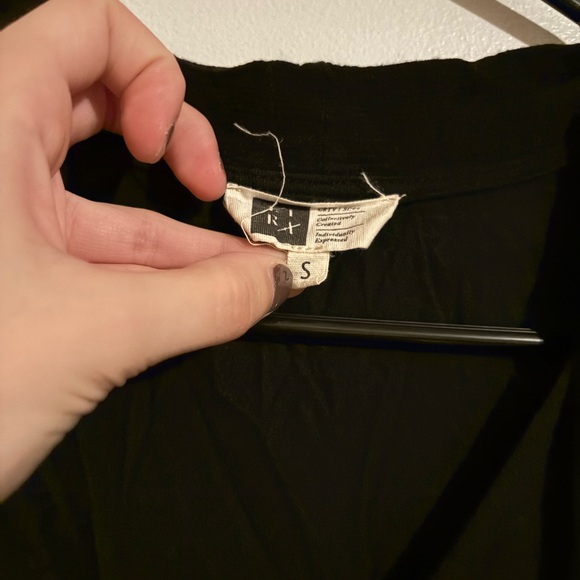 Black tee with tie neck - Picture 3 of 3